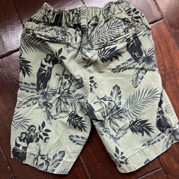 Rare!! GAP X STAR WARS chino shorts - Picture 2 of 5